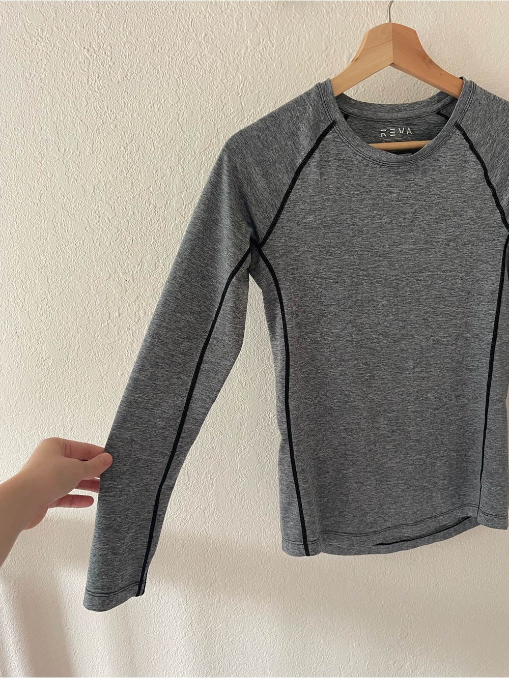 Reva Women’s Long Sleeve Athletic Workout Top Heather Gray & Black SZ S - Picture 3 of 8